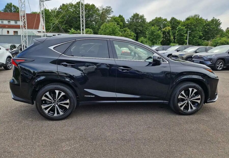 Lexus NX 300h