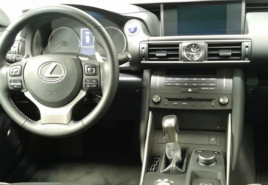 Lexus IS 300h