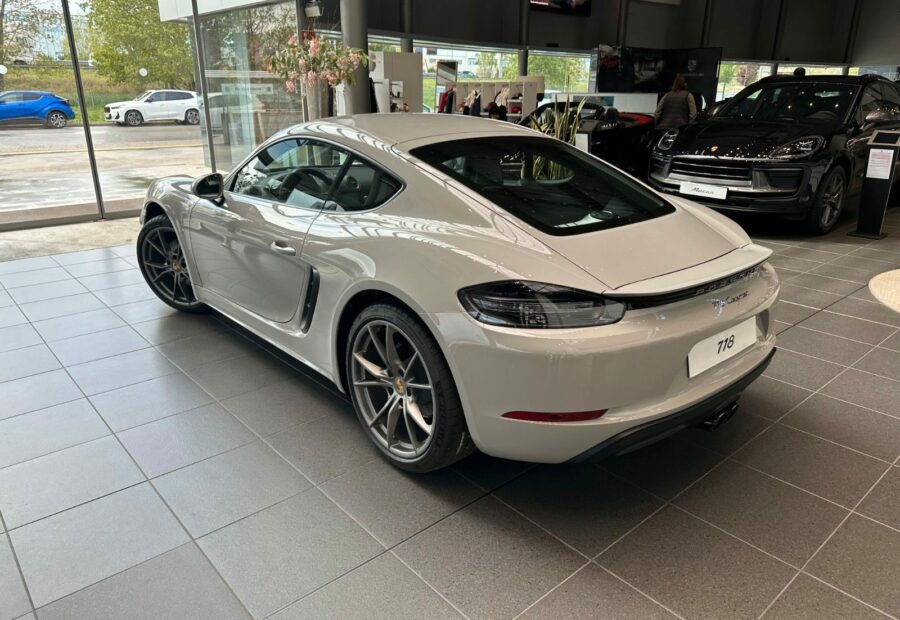 Porsche 718 Cayman