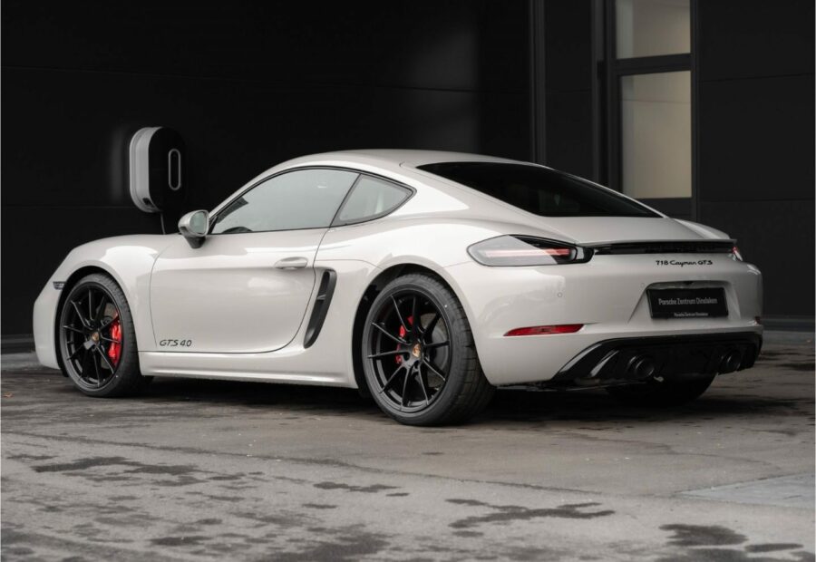 Porsche 718 Cayman