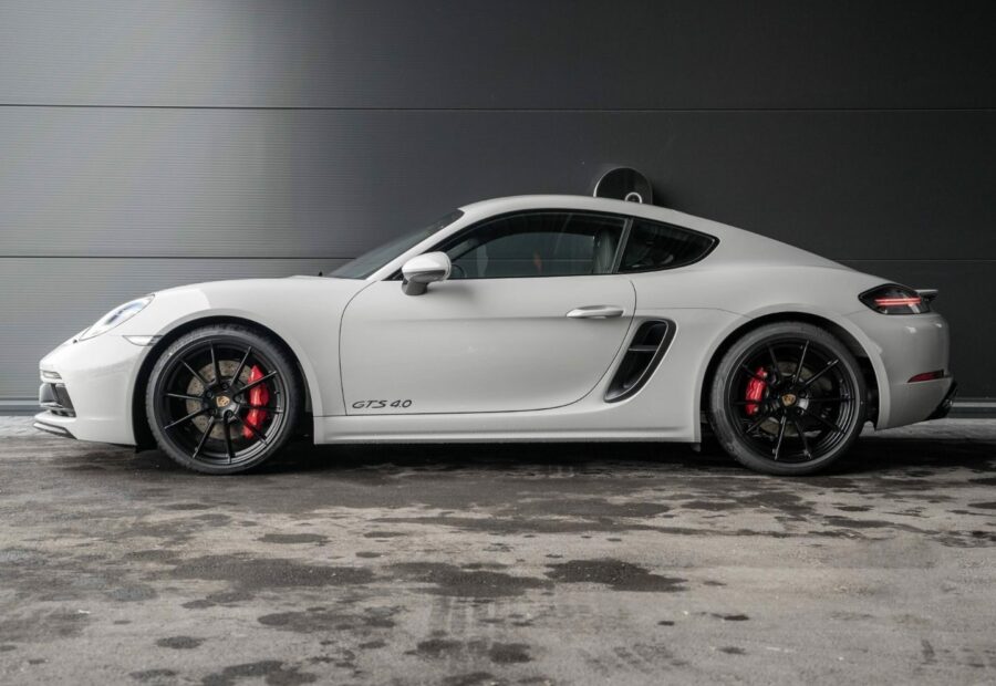 Porsche 718 Cayman