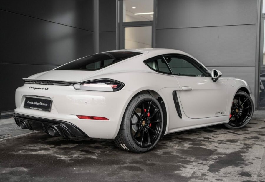 Porsche 718 Cayman
