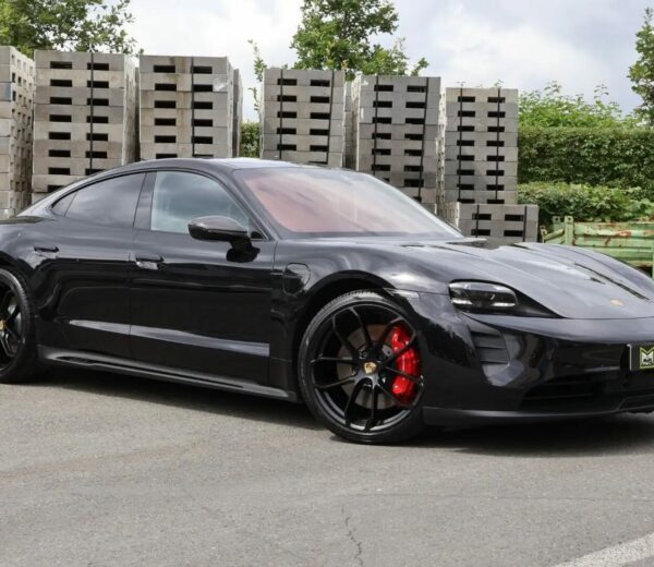 Porsche Taycan GTS 2024