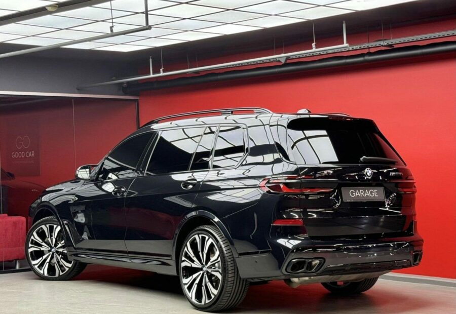 BMW X7 M60i xDrive