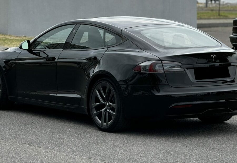 Tesla MODEL S