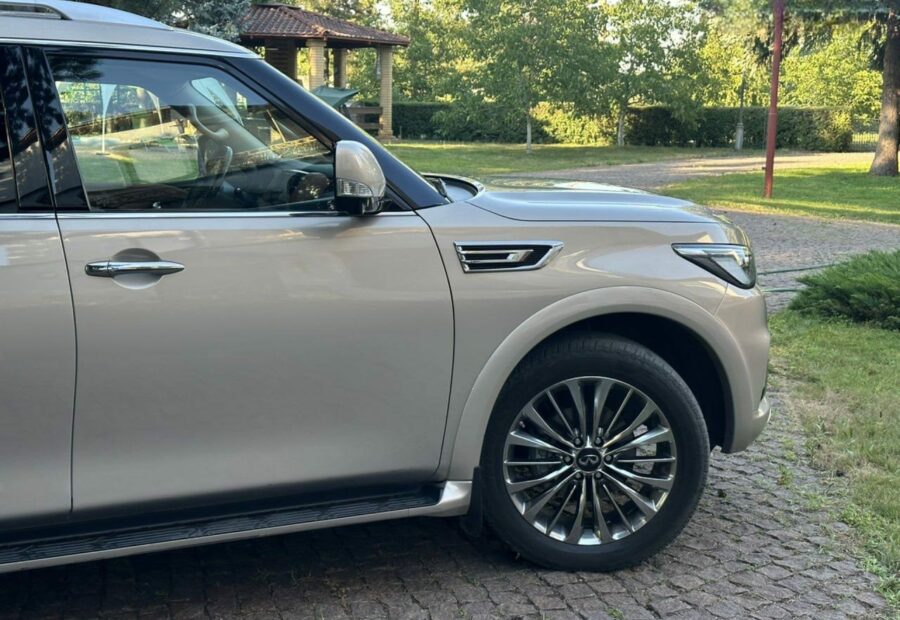 Infiniti QX80
