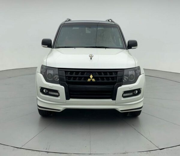 Mitsubishi Pajero 2020