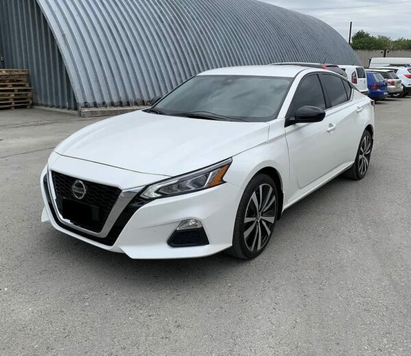 Nissan Altima 2021