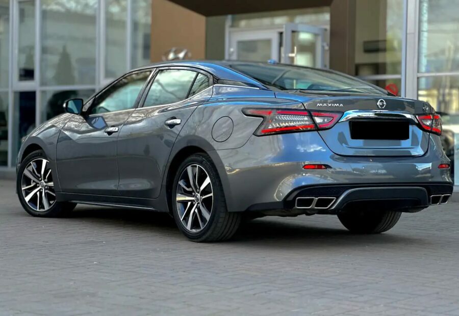 Nissan Maxima