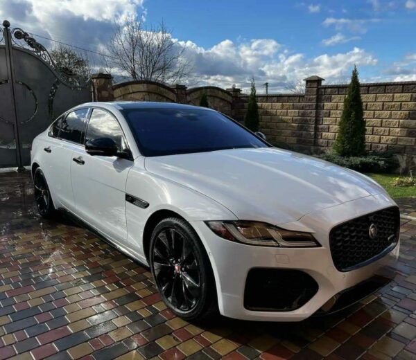 Jaguar XF R-Dynamic SE 2021