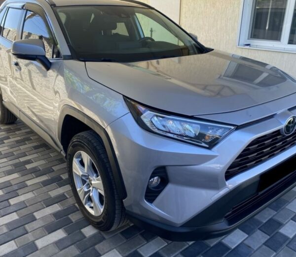 Toyota RAV 4 2021 XLE
