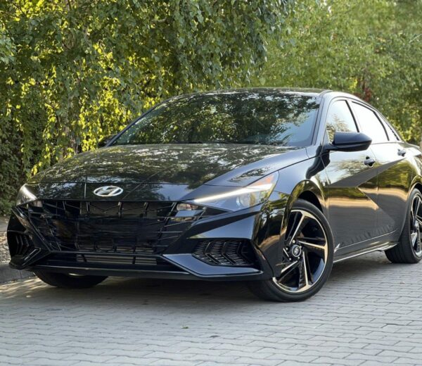 Hyundai Elantra 2024