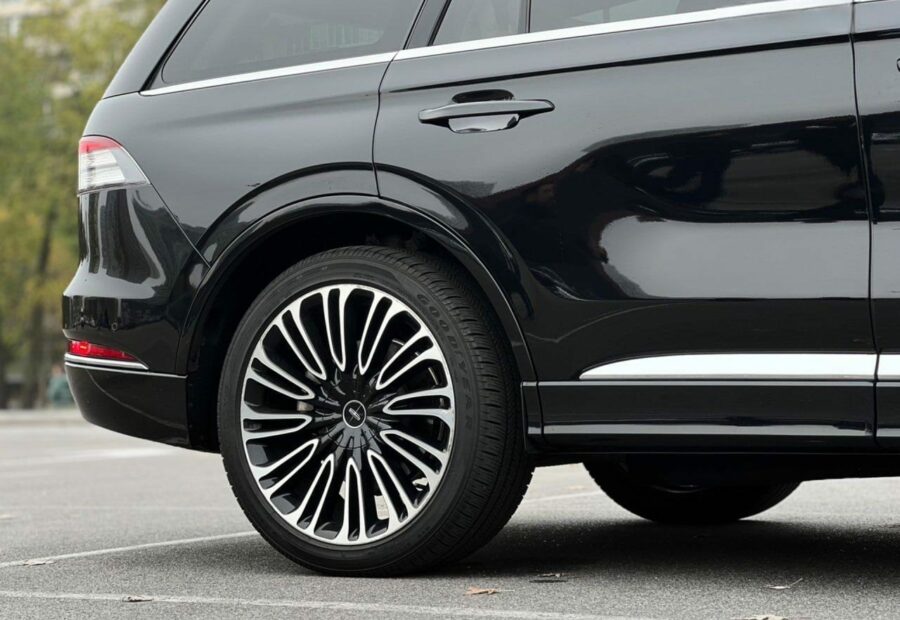 Lincoln Aviator