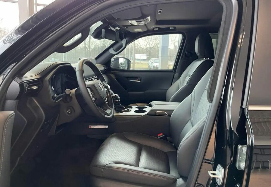 Toyota Land Cruiser 300