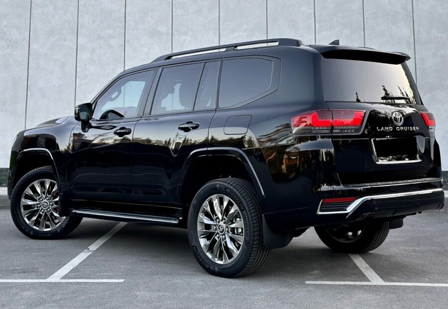 Toyota Land Cruiser 300