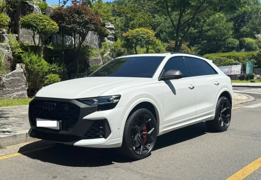 Audi RSQ8