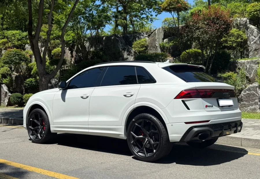 Audi RSQ8