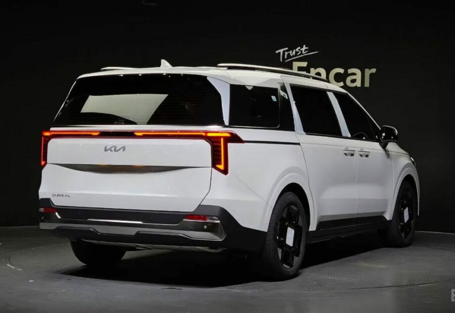 KIA Carnival