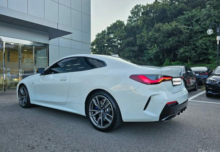 BMW M440i