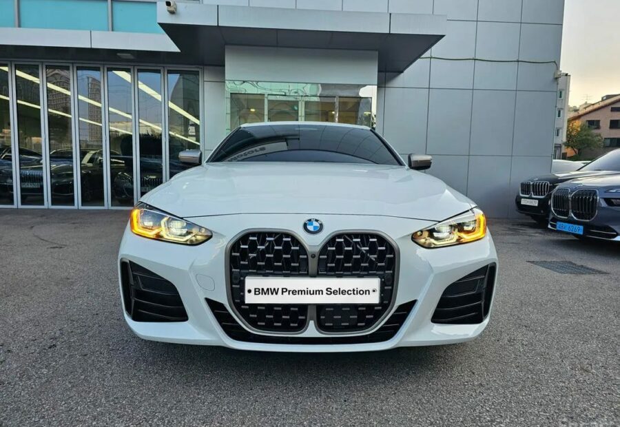 BMW M440i