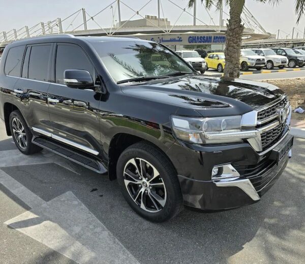 Toyota Land Cruiser 200 2021 4.0