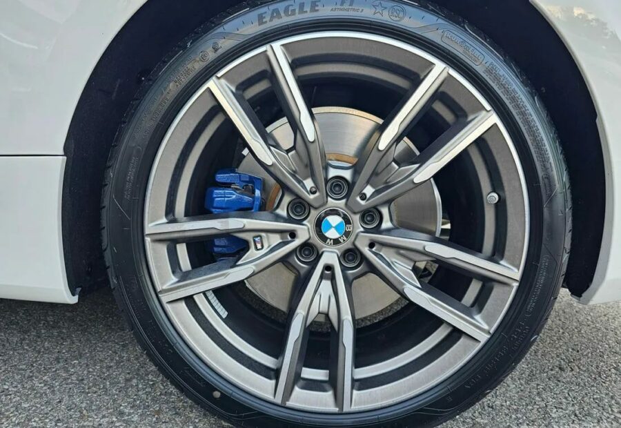 BMW M440i