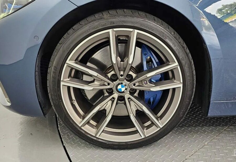 BMW M440i