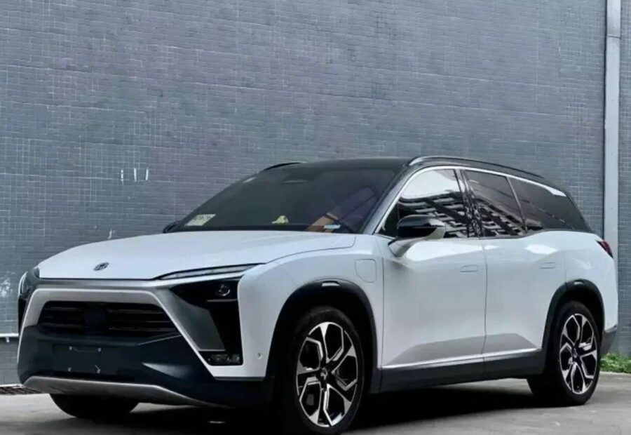 Nio ES8