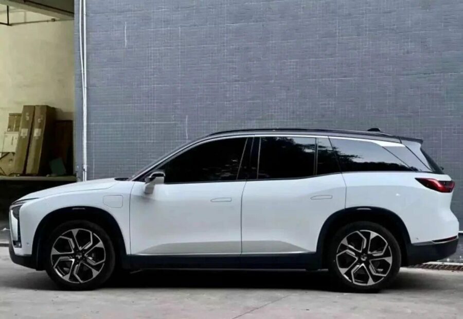 Nio ES8