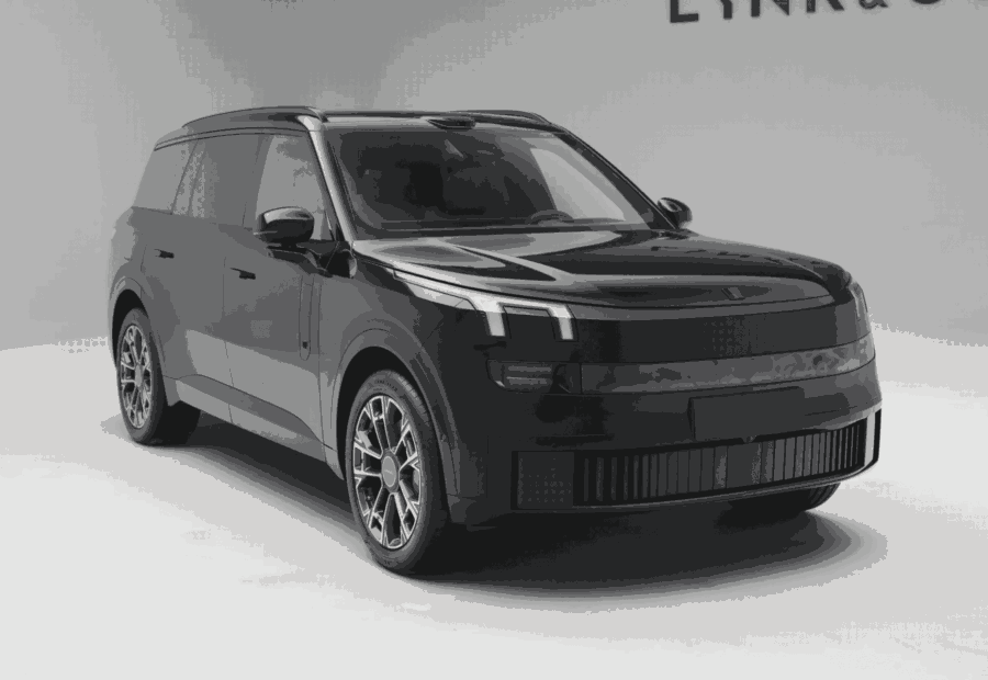 Lynk & Co 900