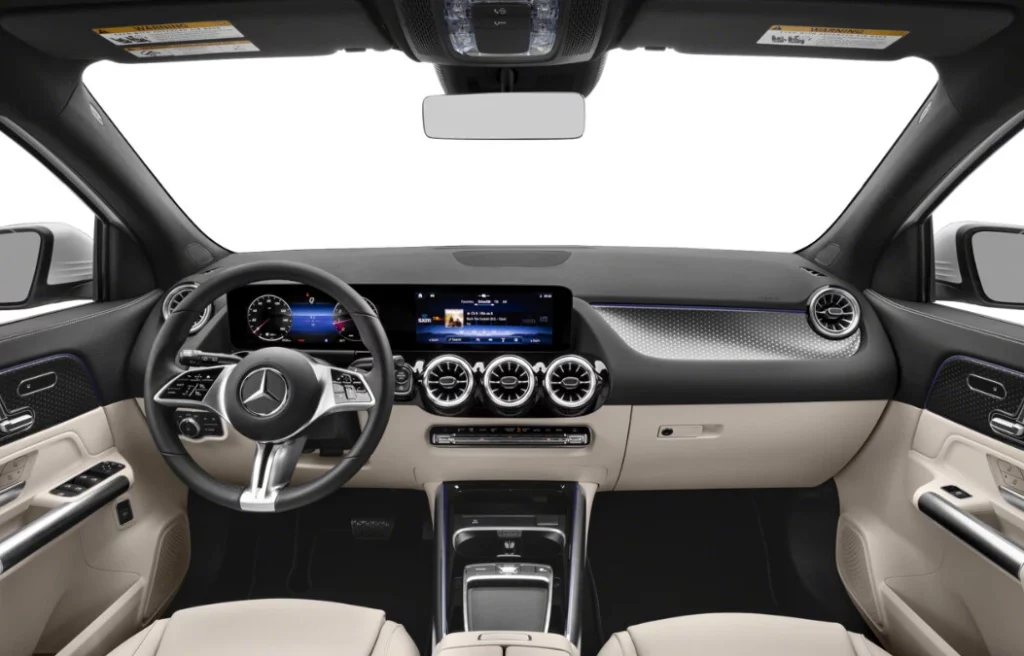 Салон Mercedes GLA 2025