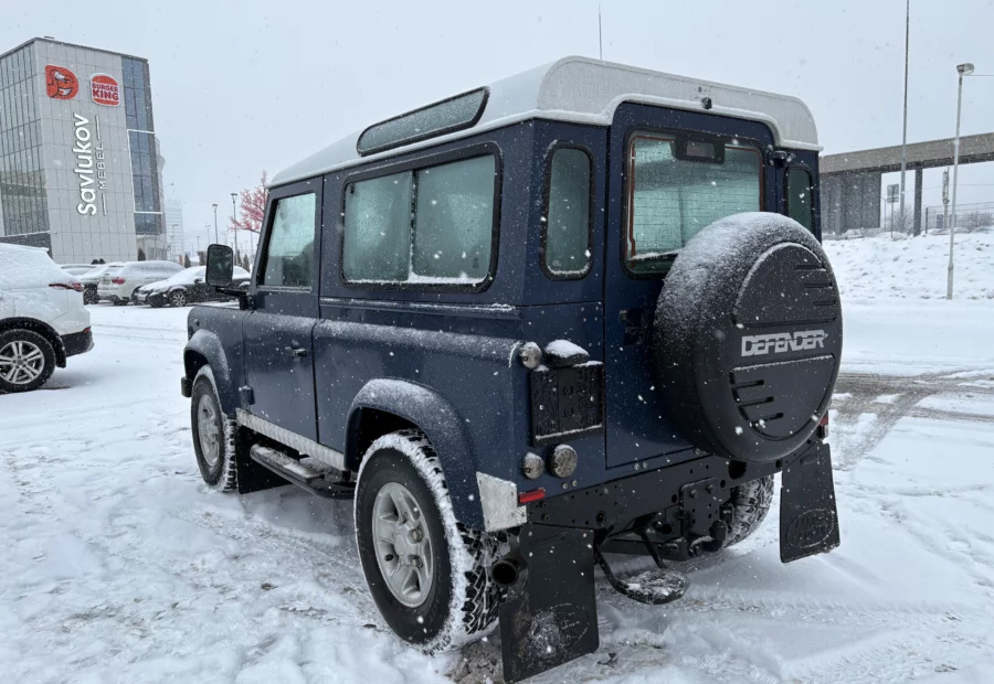 Land Rover Defender