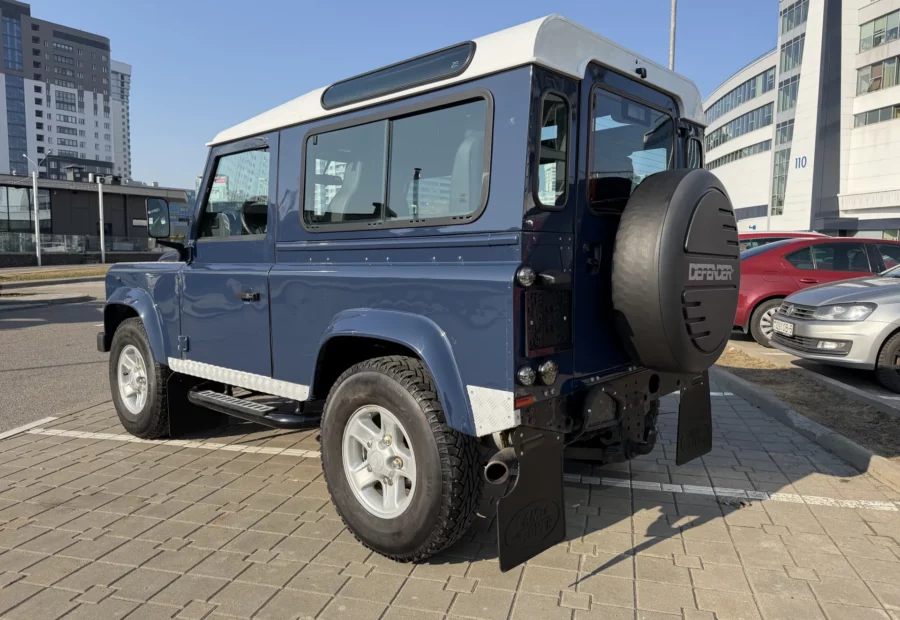 Land Rover Defender