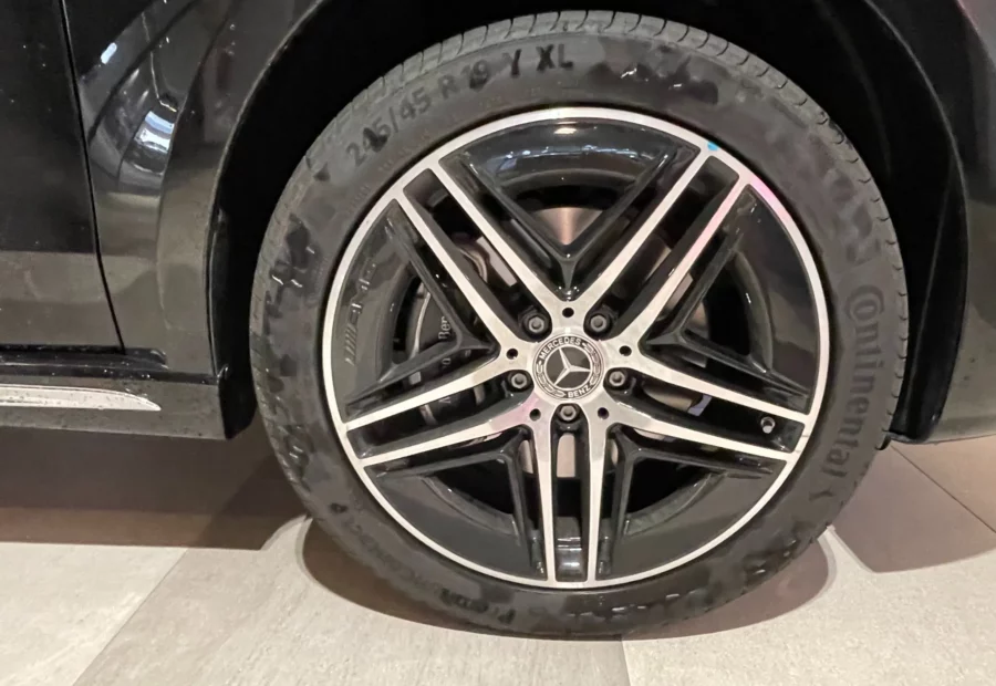 Mercedes V-Class V300