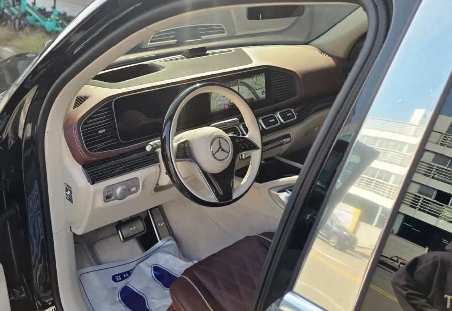 Mercedes GLS600