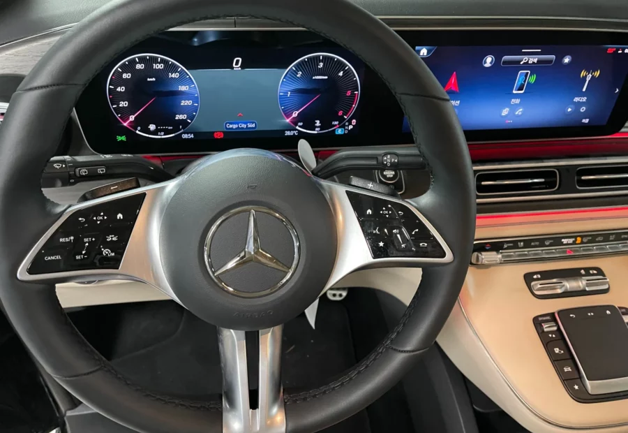 Mercedes V-Class V300