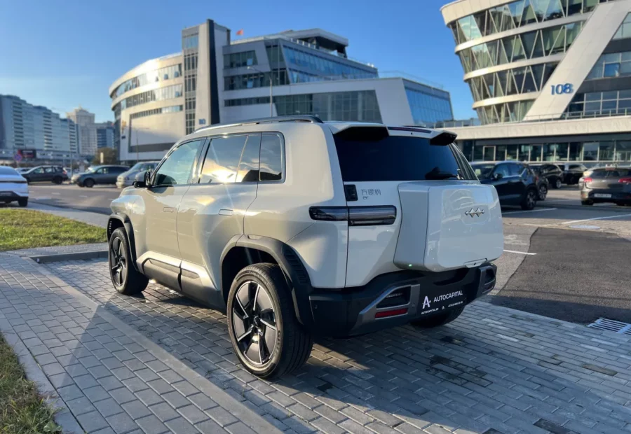 BYD Fangchenbao Leopard 3