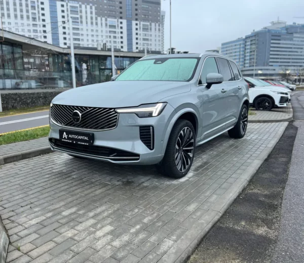 Volvo XC90 2025