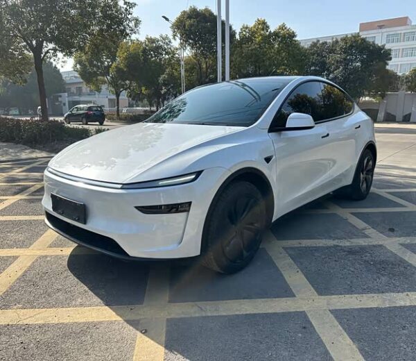 Tesla Model Y 2025 Long Range
