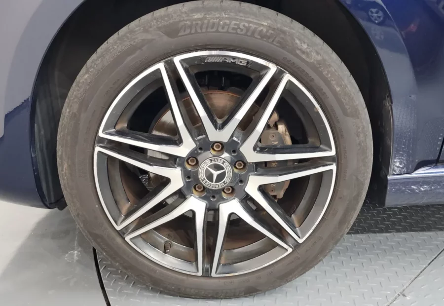 Mercedes V-Class V300