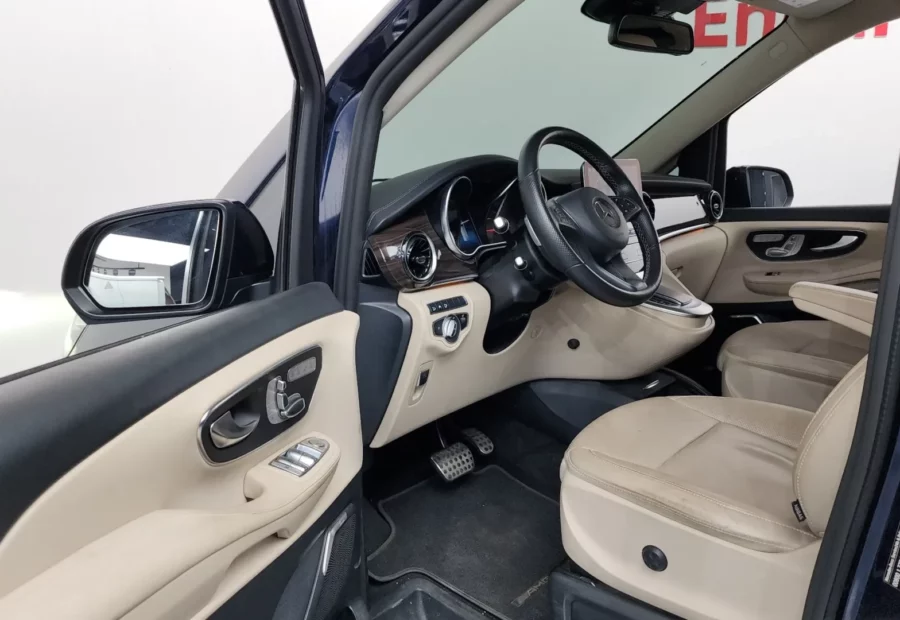 Mercedes V-Class V300