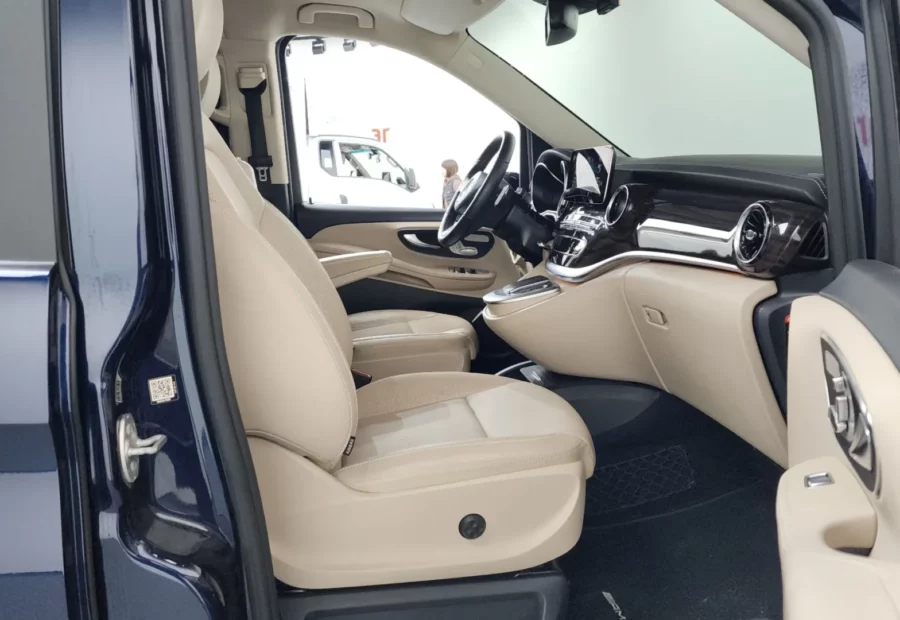 Mercedes V-Class V300