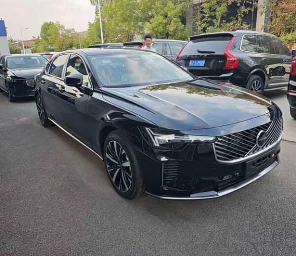 Volvo S90 Luxury Edition 2025