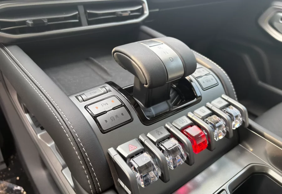 BYD Fangchenbao Leopard 3