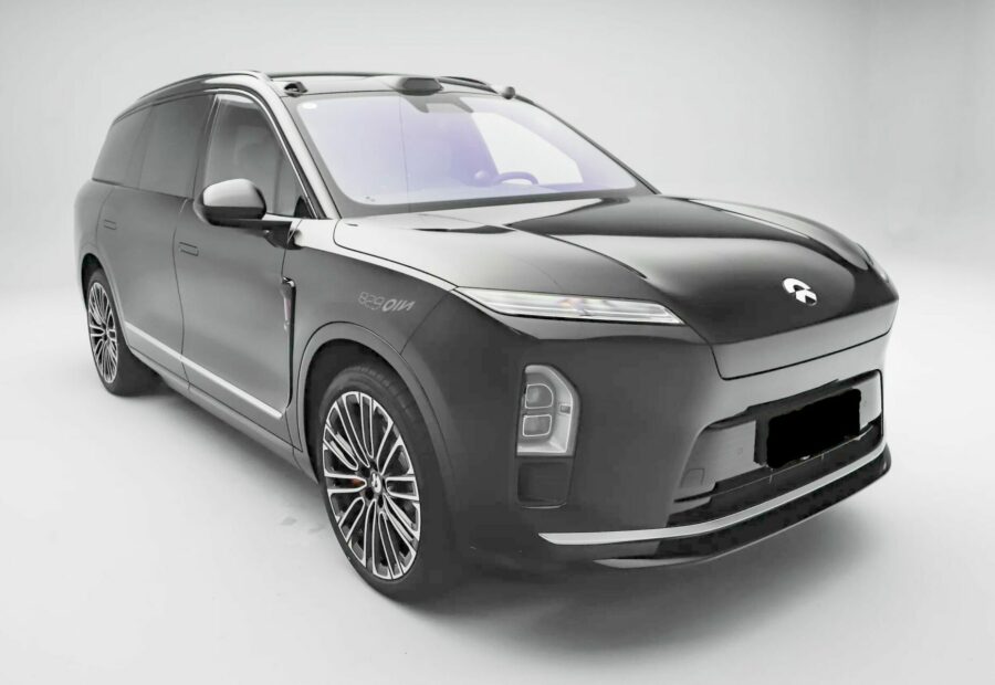Nio ES8