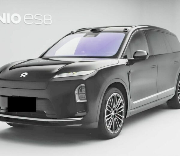 NIO ES8 2025