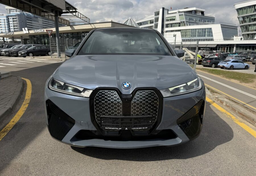 BMW iX