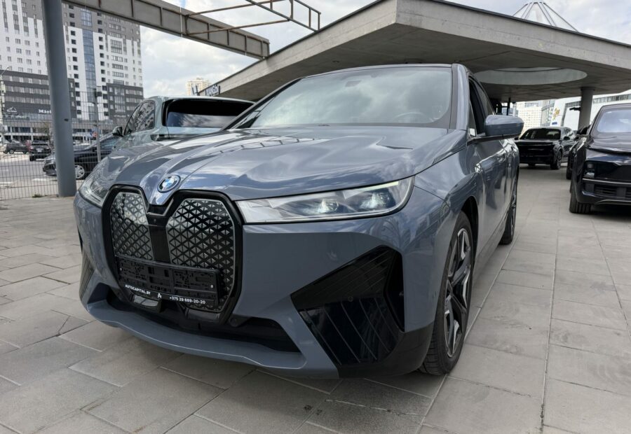 BMW iX