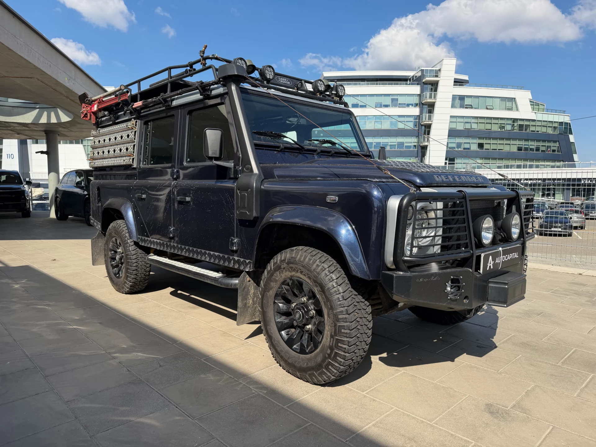 land rover defender 2014