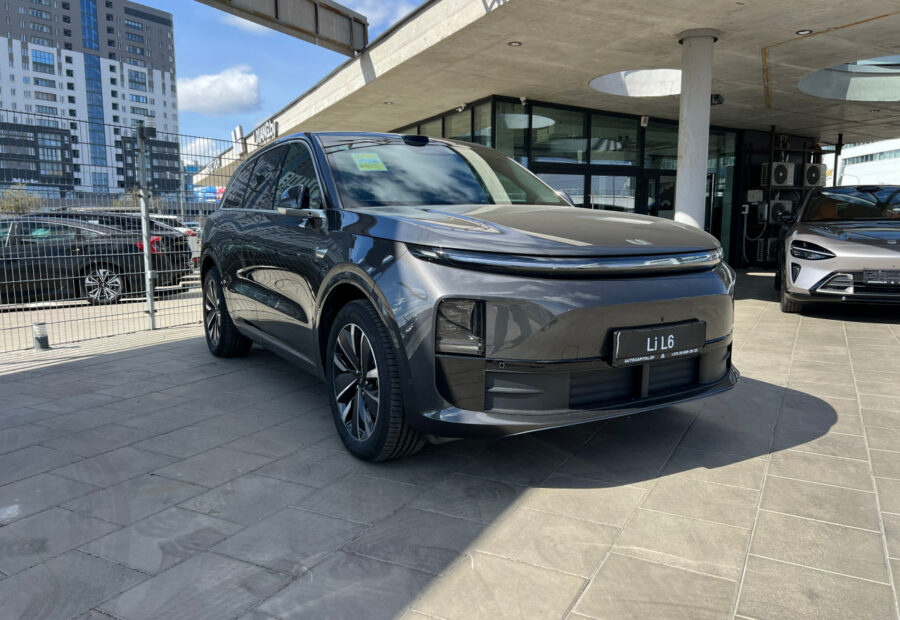 Li Auto L6